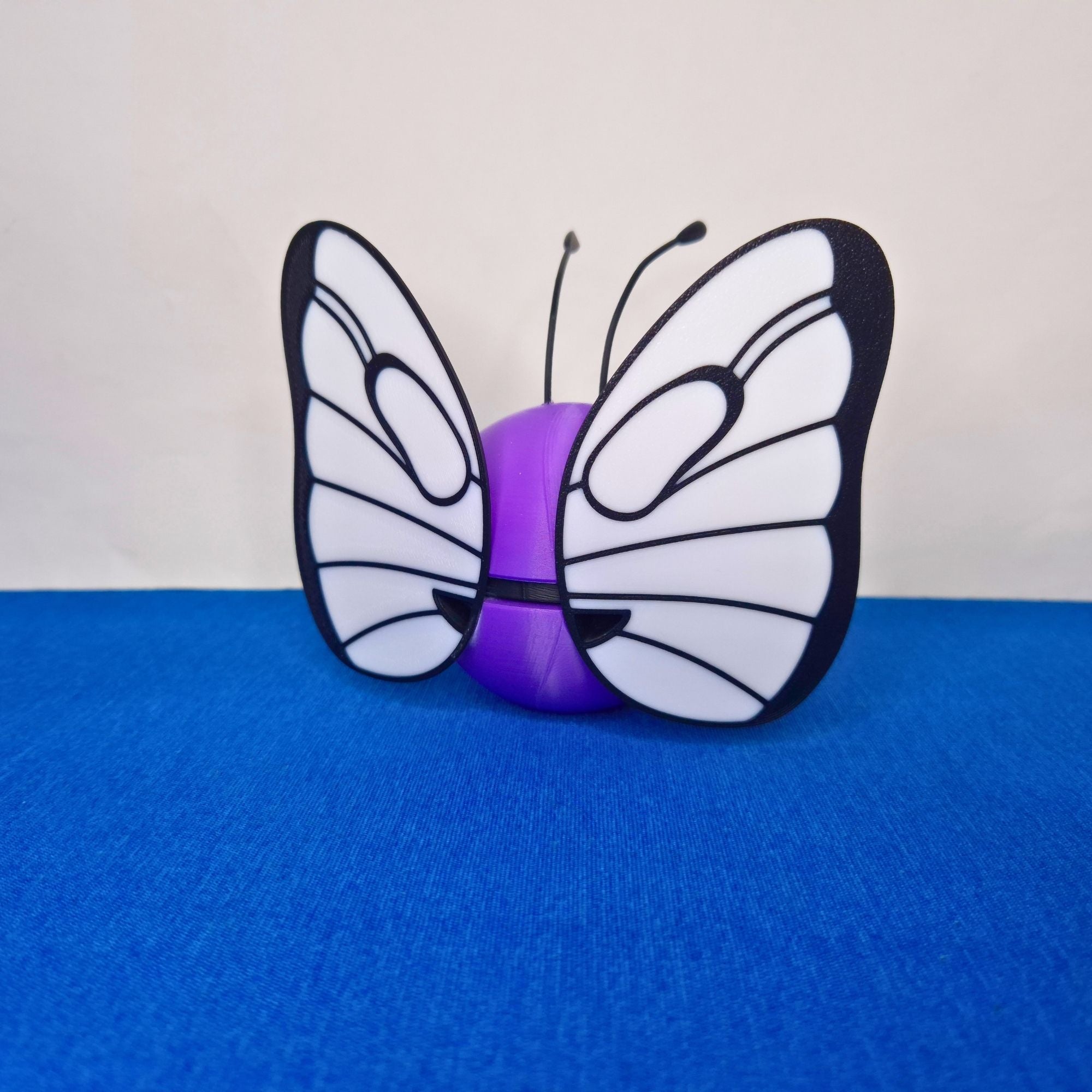 Butterfree - Esfera Decorativa