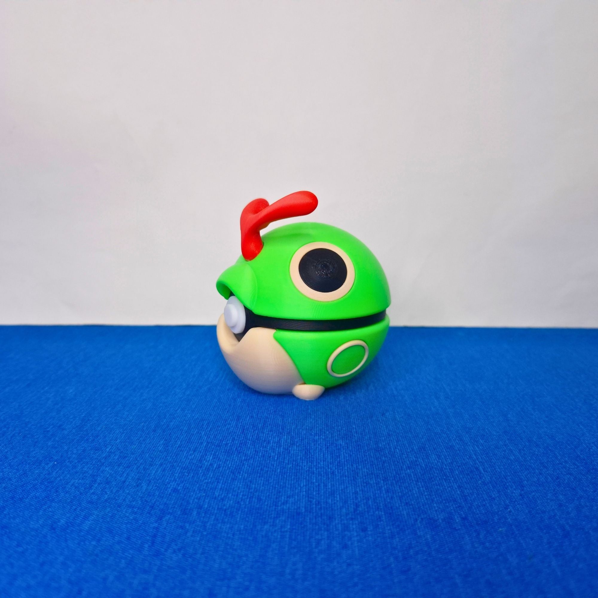 Caterpie - Esfera Decorativa