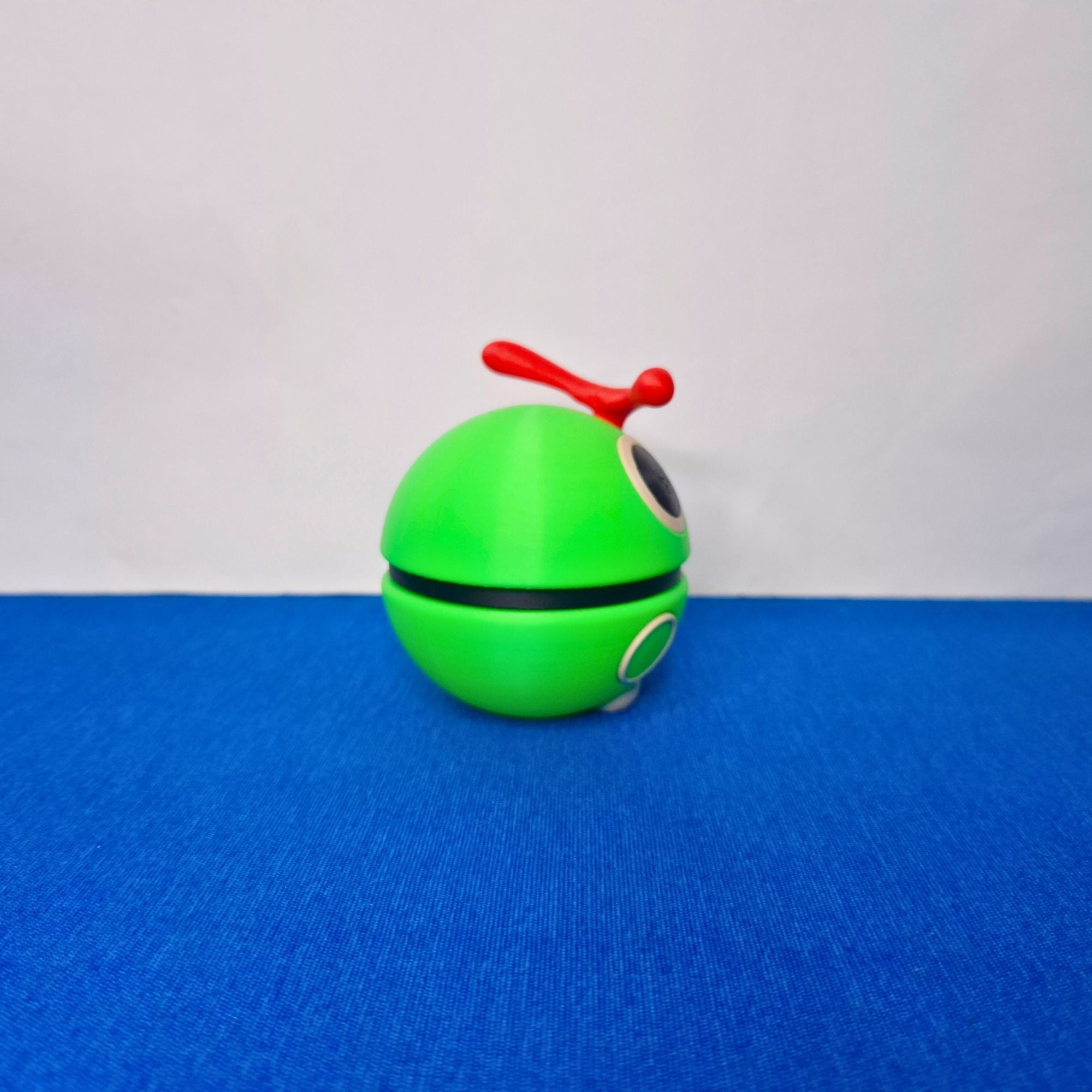 Caterpie - Esfera Decorativa