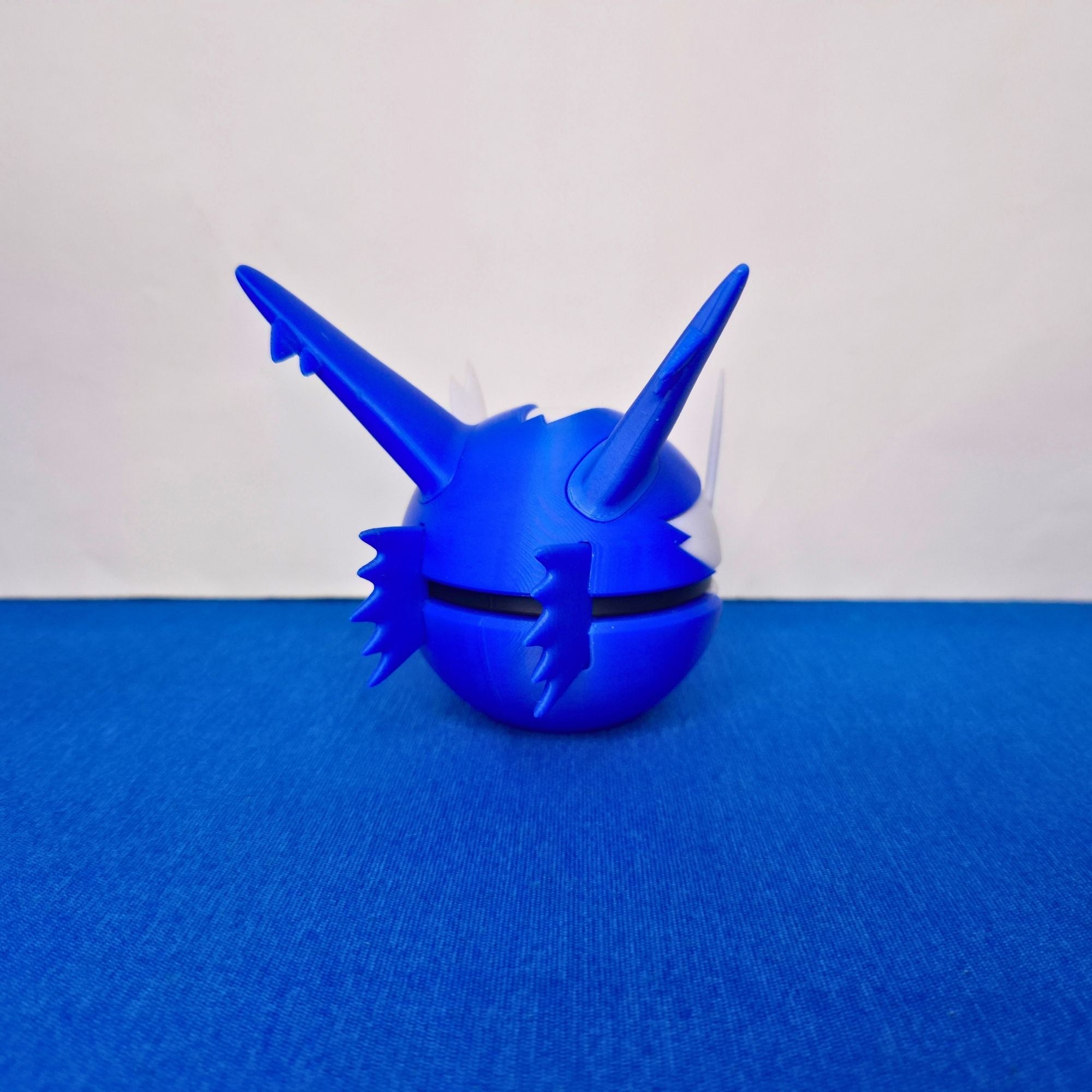 Latios - Esfera Decorativa