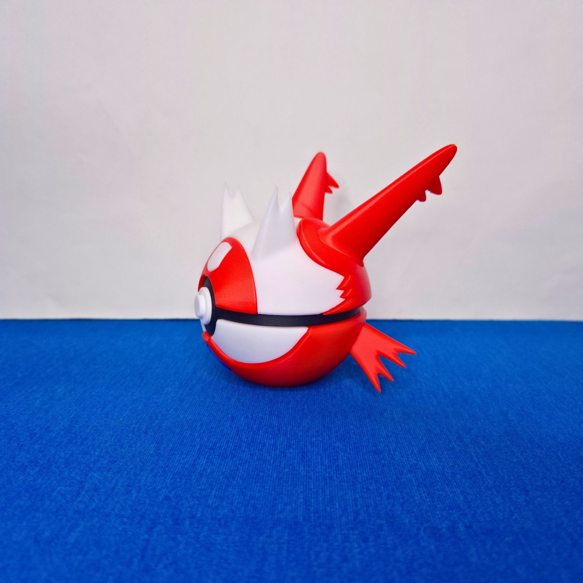 Latias - Esfera Decorativa